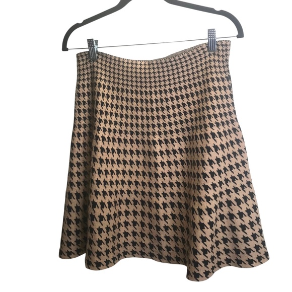 Classic Houndstooth A-Line Skirt – Black & Tan Knit - Picture 1 of 6